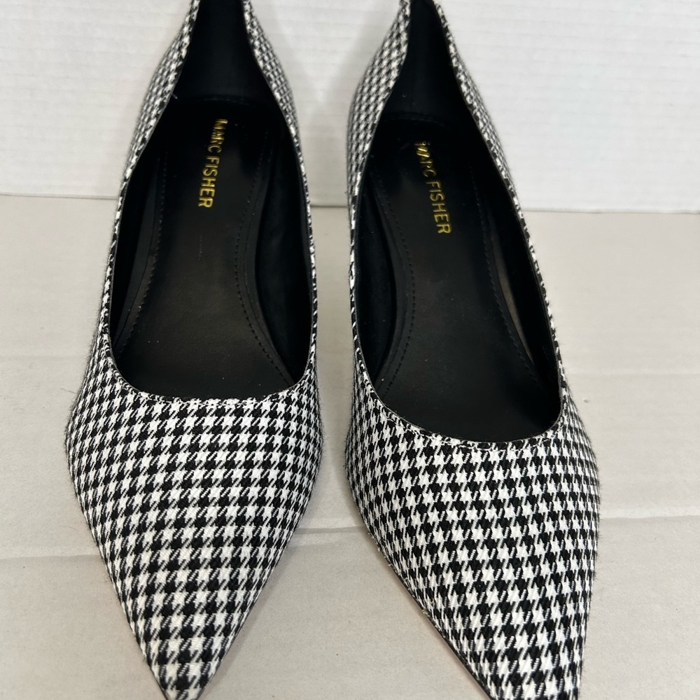Marc Fisher Womens Size 7.5 M Alola Houndstooth Pump 2.5" heels Black & White. - Picture 5 of 8